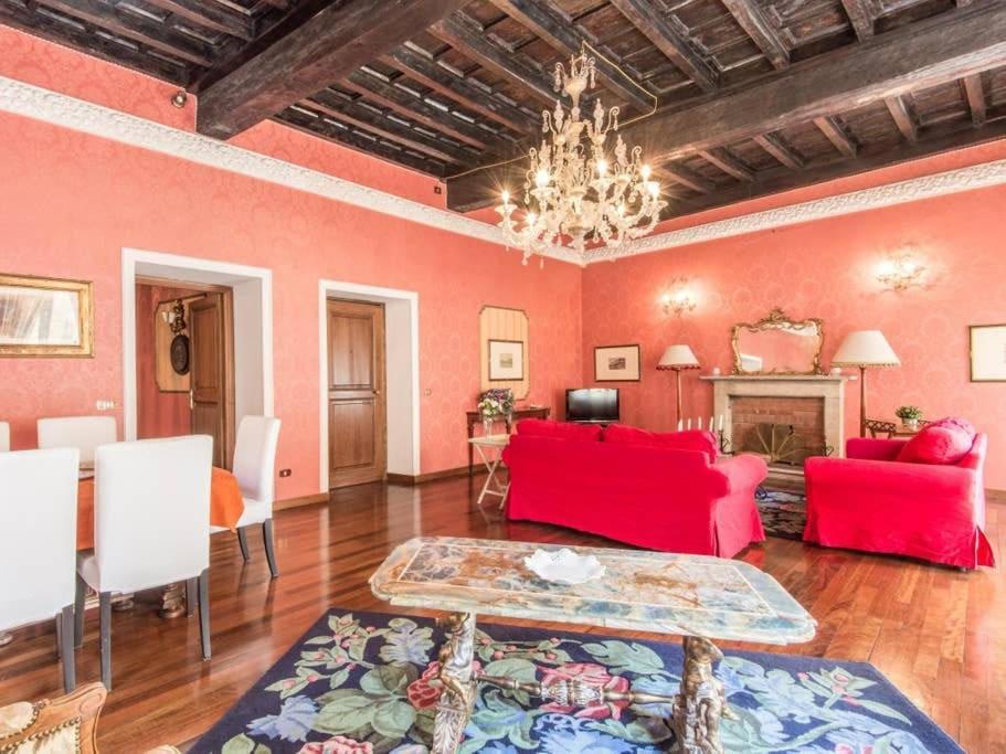 Luxury Spanish Steps Apartment Rome