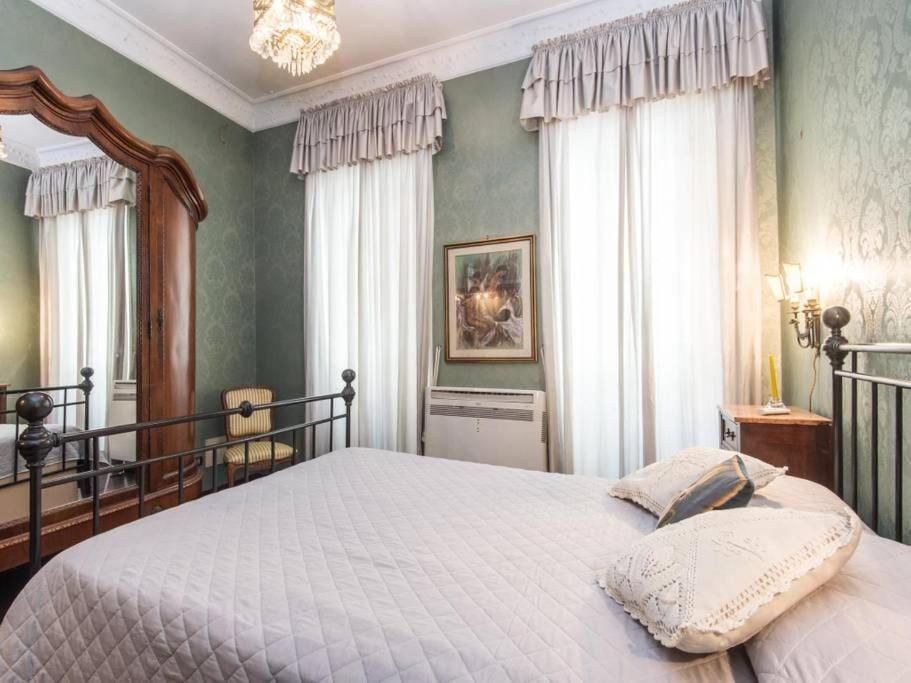 Luxury Spanish Steps Apartment *