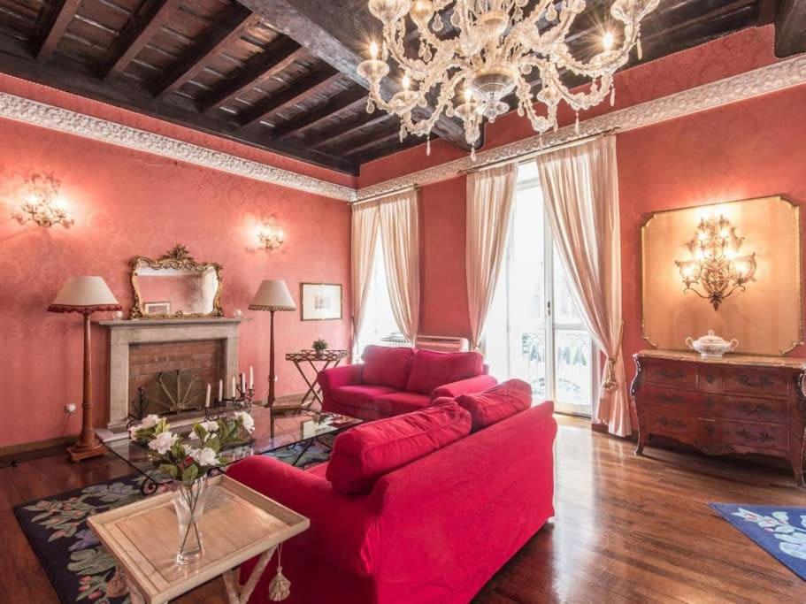Luxury Spanish Steps Apartment Rome